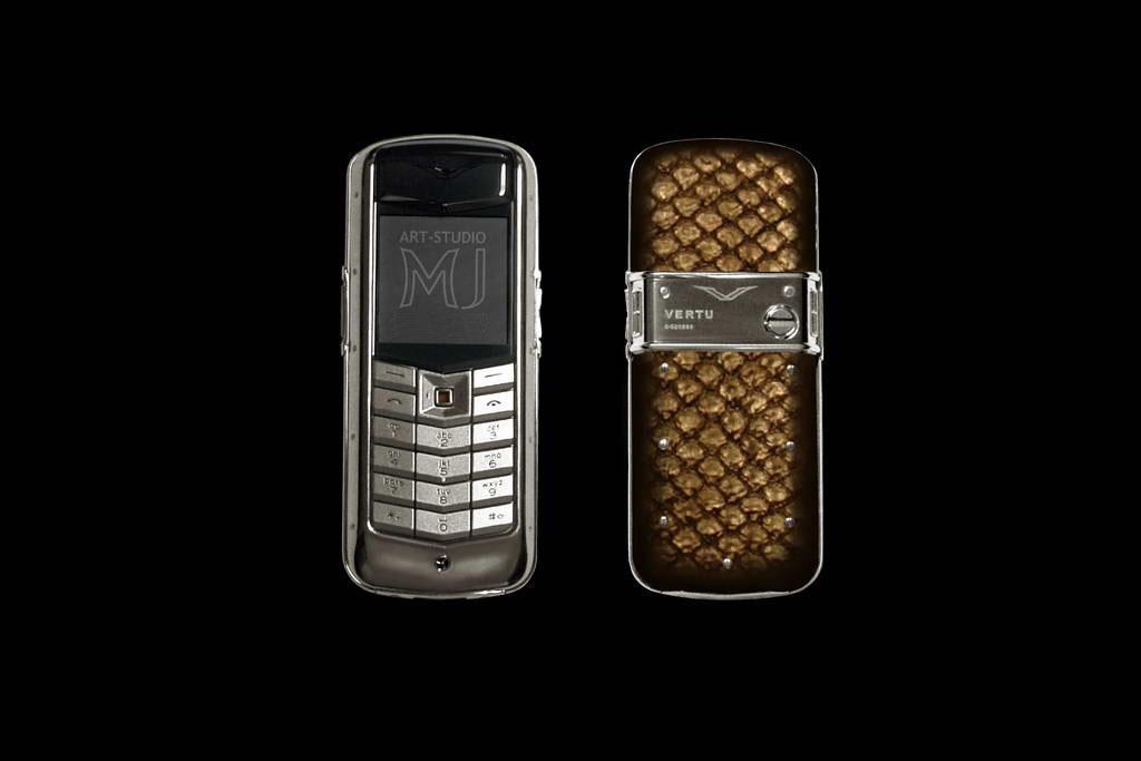 VERTU CONSTELLATION SILVER EXOTIC LEATHER LIMITED EDITION by MJ Silver Mobile Phone. Genuine Leather. Snake Boa Brown. Brown Diamond Pad